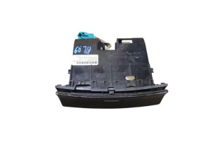 A1648100030 (MERCEDES-BENZ) ПепельницаMercedes-Benz ML W164 05-11 Mercedes-Benz GL X164 06-12