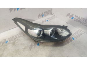 92102F1110 (KIA) Фара правая ксенон белый поворот светодиод
