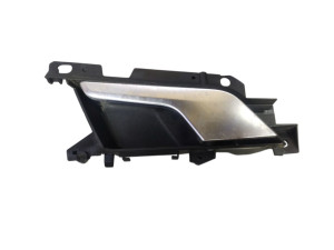 8W0837019C (AUDI) Ручка двери внутренняя передняя левая хромAudi A5 16- Audi A4 15-