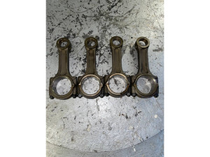 235104X000 (KIA) Шатун 2.9CRDI 16V J3