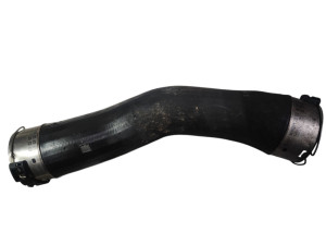 11618583389 (BMW) Патрубок интеркулера от турбины к радиатору 2.0TDI 16VBMW 3 F34 13- BMW 3 F30-80 12-19 BMW X3 F25 10-17