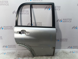 6800365811 (SUZUKI) Дверь задняя правая под накладку