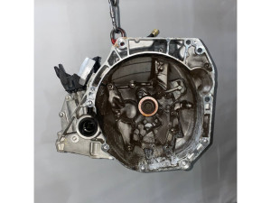 JH3336 (RENAULT) КПП 5 ступ стартер спереди спидометр с ABS 0.9TCE 12V