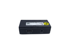 8W0035708 (AUDI) Разъем AUX USB 16-Audi A5 16- Audi A4 15- Audi Q5 16-