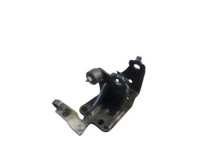 123250R040 (TOYOTA) Кронштейн двигателя левый 2.2TDI 16VToyota Avensis 09-18