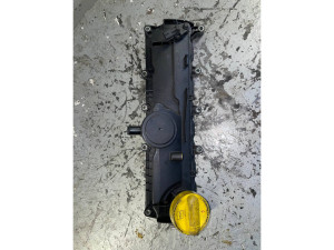 8200756123 (RENAULT) Крышка клапанная 1.5CDI 8V