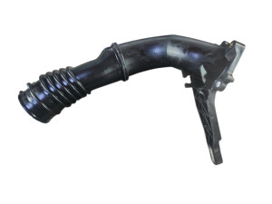 AV2Q-9351-AE (FORD) Патрубок воздуха 1.6TDCI 8VFord Fiesta 09-17