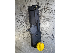 8200756123 (RENAULT) Крышка клапанная 1.5CDI 8V