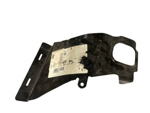 13334623 (CHEVROLET) Кронштейн крыла правого переднийChevrolet Cruze 09-17