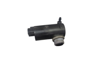 8533002040 (TOYOTA) Насос бачка омывателя с задн стеклоочистителемToyota Auris E150 06-12 Toyota Avensis 09-18 Toyota Corolla 07-13