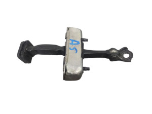 6861005050 (TOYOTA) Ограничитель двери переднейToyota Avensis 09-18