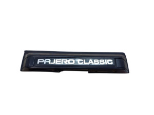 MB774438 (MITSUBISHI) Панель подсветки номера -04Mitsubishi Pajero II 91-07