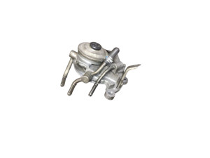 239210R010 (TOYOTA) Кронштейн топливного фильтра металл 2.2TDI 16VToyota Auris E150 06-12 Toyota Avensis 09-18 Toyota Corolla 07-13