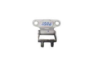 6881005030 (TOYOTA) Петля крышки багажника универсалToyota Avensis 09-18
