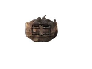 477300K070 (TOYOTA) Суппорт тормозной передний правыйToyota Hilux 05-16