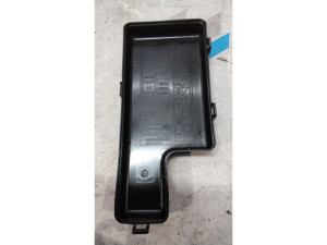 826620K020 (TOYOTA) Крышка корпуса блока предохранителей верхняя моторного отсекаToyota Hilux 05-16 Toyota Fortuner 05-15