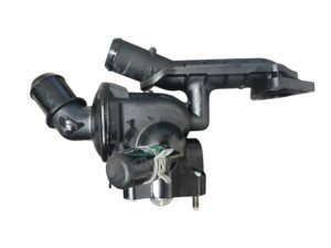 L1BG8575AA (FORD) Корпус термостатаFord Puma 19-