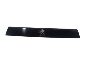1637300680 (PEUGEOT) Накладка крышки багажника наружная нижняя центральнаяPeugeot 508 18-
