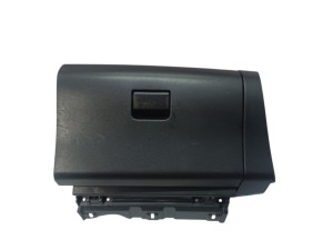 685205SA1B (NISSAN) БардачокNissan Leaf 18-