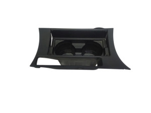 BBP36439XB (MAZDA) Накладка центральной консоли подстаканникаMazda 3 09-14