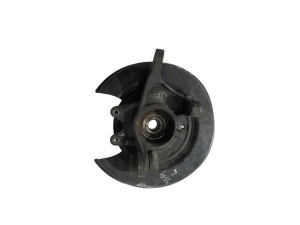 RLH000070 (LAND ROVER) Цапфа задняя левая со ступицей -09Range Rover 02-12