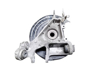 LR043593 (LAND ROVER) Цапфа задняя праваяRange Rover Sport 13-22 Range Rover 12-22