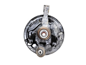 RLH000150 (LAND ROVER) Цапфа задняя левая с ABS в сбореLand Rover Freelander 96-06