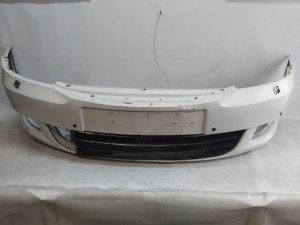 1Z0807221Q (SKODA) Бампер передній під парктронік під омивачі фар у зборі 09-