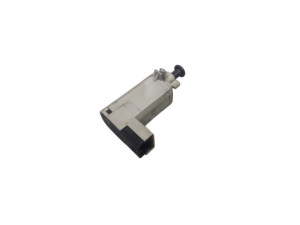 XKB000010 (LAND ROVER) Датчик положения педали тормозаLand Rover Discovery II 97-04 Range Rover 94-02 Land Rover Freelander 96-06