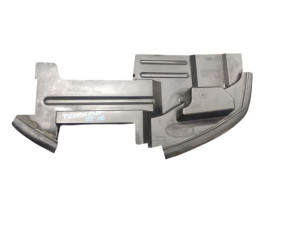 DHE500090 (LAND ROVER) Дефлектор радиатора левый 2.0TDI 16V, 2.5MPI 24VLand Rover Freelander 96-06
