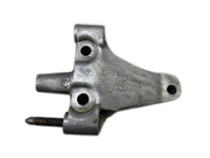 11231CA000 (NISSAN) Кронштейн подушки двигателя правой 3.5MPI 24V, 2.3MPI 24VNissan Teana 03-08 Nissan Murano 02-08