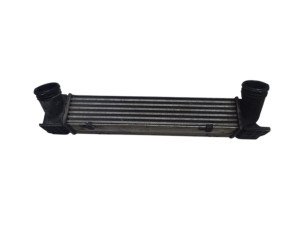 17517524916 (BMW) Радиатор интеркулераBMW 3 E90-93 05-12 BMW X1 E84 09-15 BMW 1 E81-88 04-11