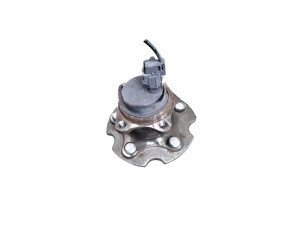 424500R010 (TOYOTA) Ступица задняяToyota Corolla 13-18 Toyota RAV4 05-13 Mitsubishi Outlander 15-21