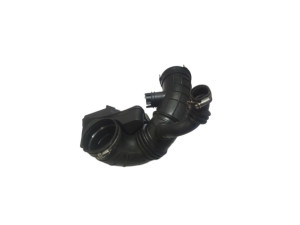 13718519134 (BMW) Патрубок воздуха с резонатором 2.0TDI 16VBMW X4 F26 14-17 BMW X3 F25 10-17 BMW 5 F10-18 10-17