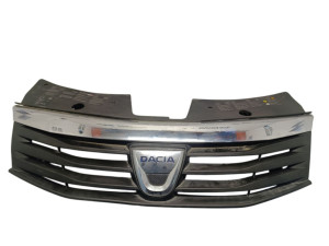 8200798524 8200763 (RENAULT) Решетка радиатора хром