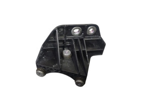 58920N9010 (KIA) Крепление блока ABS пластикHyundai Santa Cruz 21- Hyundai Tucson 20- Kia Sportage 21-