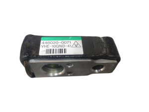 8851560150 (TOYOTA) Расширительный клапан ТРВToyota Corolla 02-07 Toyota Land Cruiser Prado 120 03-09 Lexus RX 03-09
