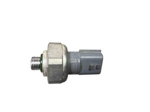 921366801R (RENAULT) Датчик давления кондиционераRenault Megane III 09-16 Fiat Talento 16-21 Nissan Qashqai 21-